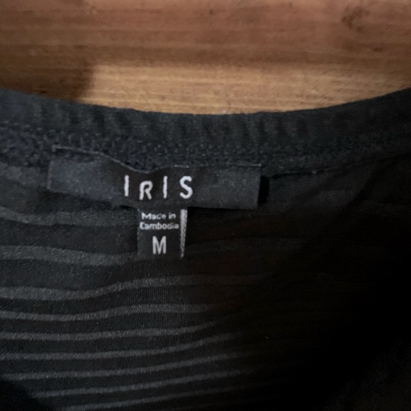 Black dress, very pretty and confortable but too small for me! - Picture 1 of 3